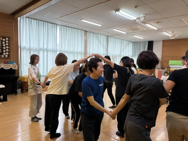 園内研修リズム080904