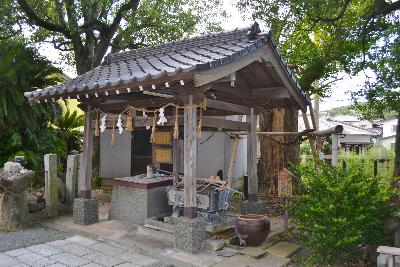波折神社手水舎