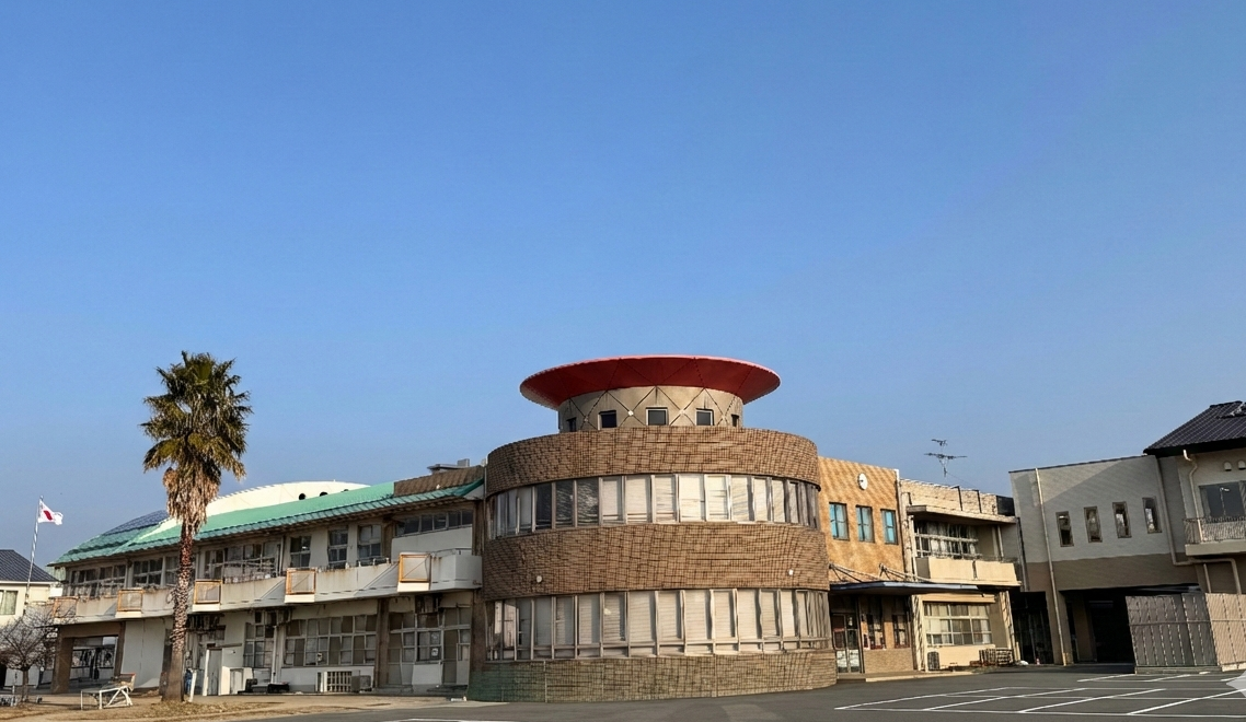 津屋崎小学校外観