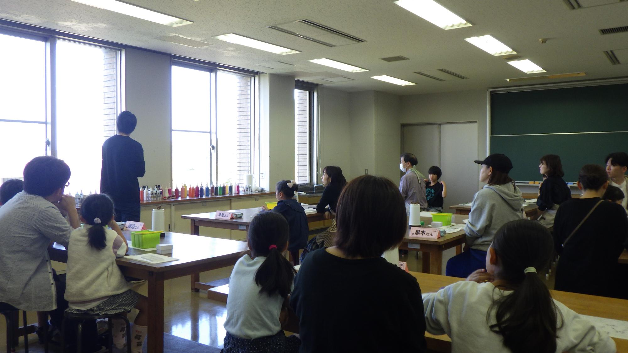 歴史を学びます