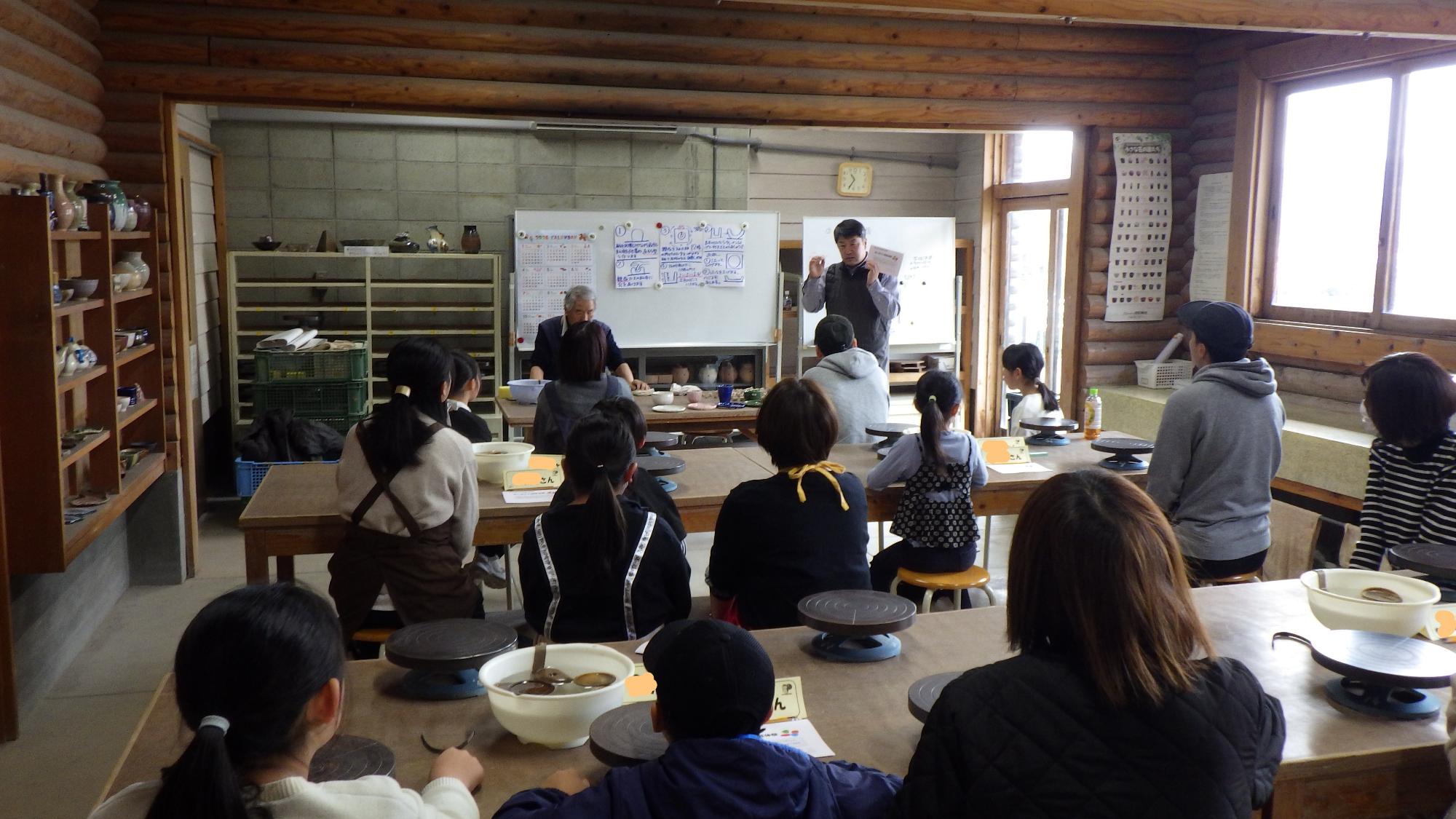 講師が作り方を説明