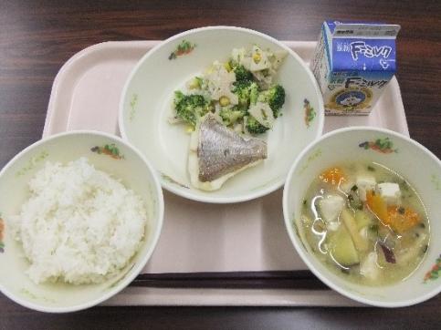 福間小　鯛給食
