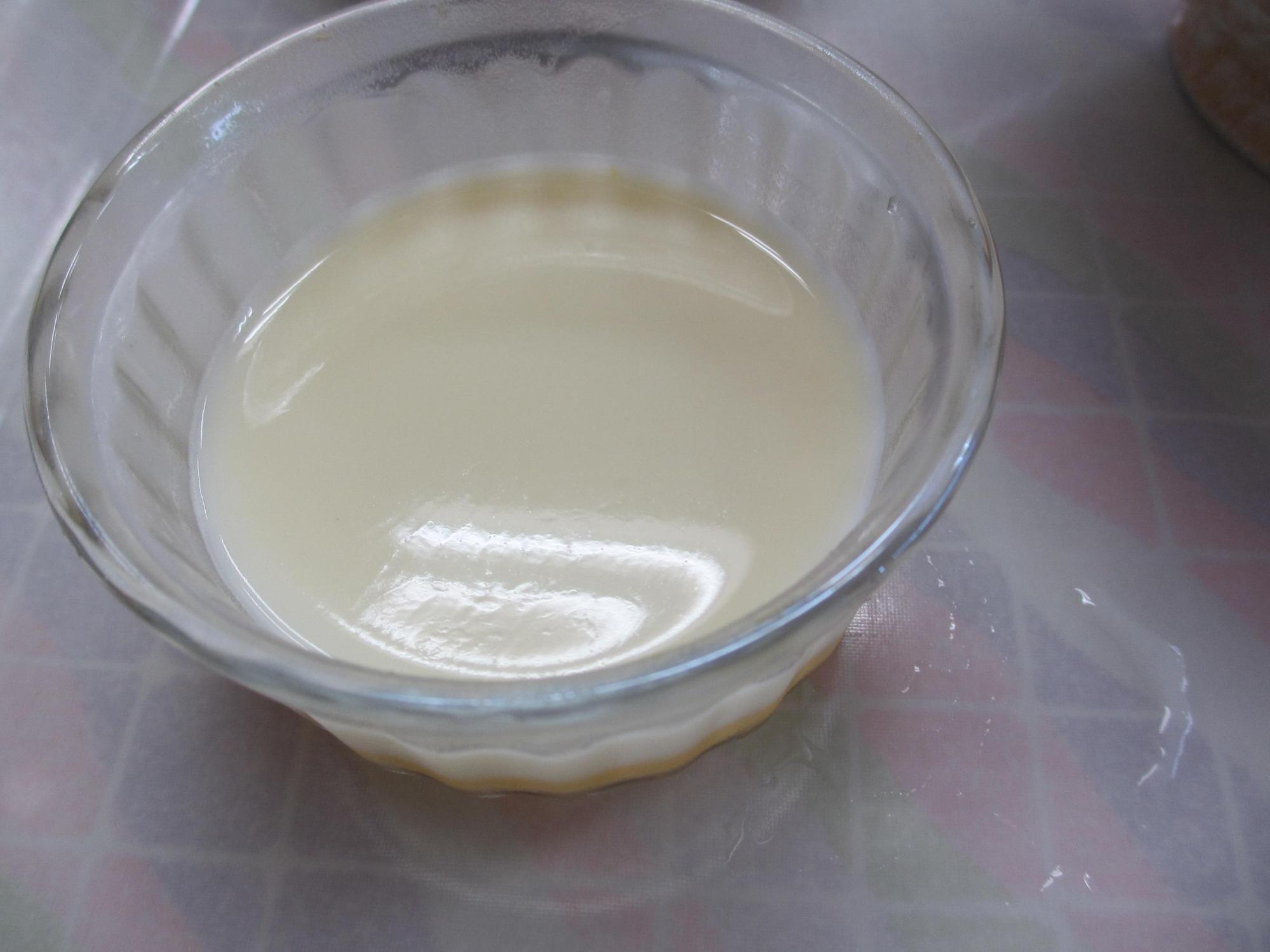 完成した白色(牛乳入り)のパンプキンゼリーの写真